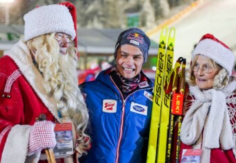 Wenn man sogar vom Weihnachtsmann um ein gemeinsames Foto gebeten wird, hat man es wohl geschafft: Johannes Lamparter (AUT).