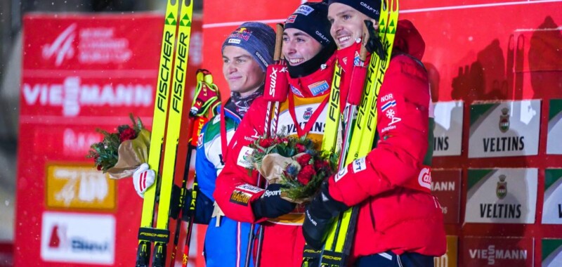 Das Podium am Samstag: Johannes Lamparter (AUT), Jarl Magnus Riiber (NOR), Joergen Graabak (NOR), (l-r)