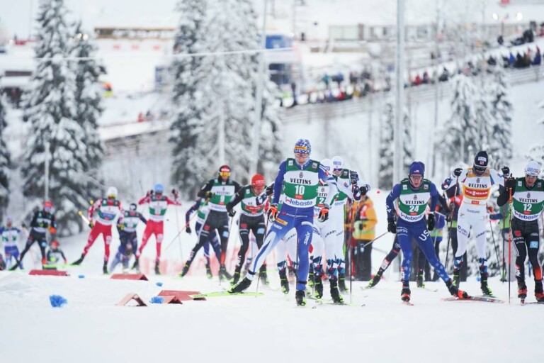 Eero Hirvonen (FIN), Stephen Schumann (USA), Johannes Rydzek (GER), Manuel Faisst (GER), (l-r) im Wald