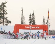 Das Feld auf den letzten Metern: Johannes Rydzek (GER), Stefan Rettenegger (AUT), Jens Luraas Oftebro (NOR), Joergen Graabak (NOR), Vinzenz Geiger (GER), Kristjan Ilves (EST), Johannes Lamparter (AUT), Jarl Magnus Riiber (NOR), (l-r)