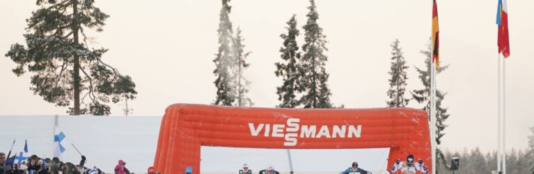 Das Feld auf den letzten Metern: Johannes Rydzek (GER), Stefan Rettenegger (AUT), Jens Luraas Oftebro (NOR), Joergen Graabak (NOR), Vinzenz Geiger (GER), Kristjan Ilves (EST), Johannes Lamparter (AUT), Jarl Magnus Riiber (NOR), (l-r)