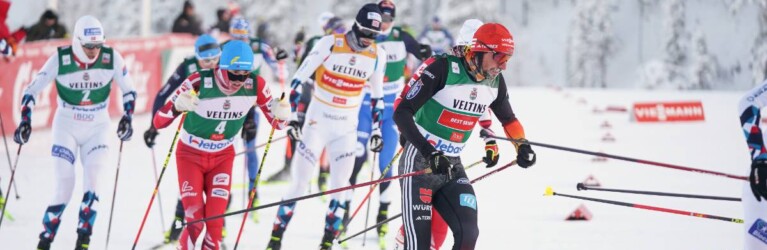 Das Feld blieb dicht zusammen, wie hier Stefan Rettenegger (AUT), Jarl Magnus Riiber (NOR), Johannes Rydzek (GER), (l-r).