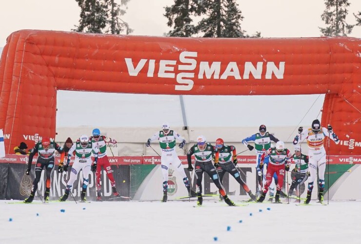 Zielsprint im Rudel: Johannes Rydzek (GER), Jens Luraas Oftebro (NOR), Stefan Rettenegger (AUT), Joergen Graabak (NOR), Vinzenz Geiger (GER), Julian Schmid (GER), Kristjan Ilves (EST), Johannes Lamparter (AUT), Manuel Faisst (GER), Jarl Magnus Riiber (NOR), (l-r)