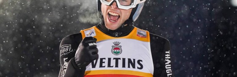 Jarl Magnus Riiber (NOR) ist selbst mit einer ausgekugelten Schulter an diesem Wochenende das Maß der Dinge.