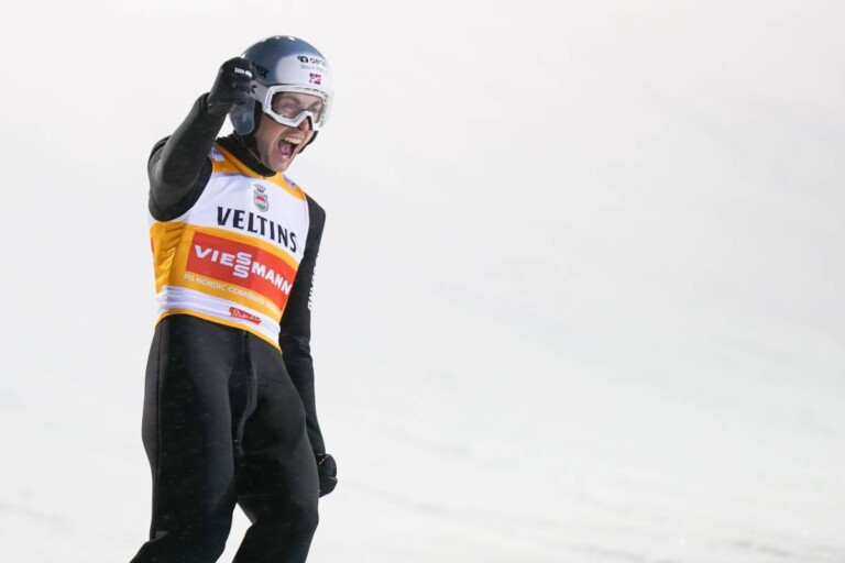 Jarl Magnus Riiber (NOR) jubelt über seinen Schanzenrekord von 153,5 Metern.