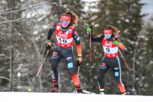 Nathalie Armbruster (GER) und Jenny Nowak (GER) (l-r) beim Weltcupauftakt in Lillehammer
