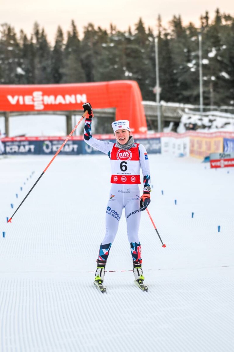 Ida Marie Hagen (NOR) freut sich über Rang zwei.
