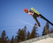 Johannes Rydzek (GER) springt auf der Normalschanze in Lillehammer.