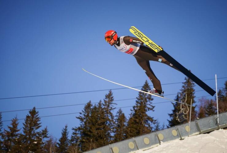 Johannes Rydzek (GER) springt auf der Normalschanze in Lillehammer.