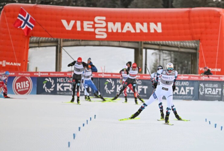 Jens Luraas Oftebro (NOR) setzt sich im Zielsprint um Platz zwei durch.