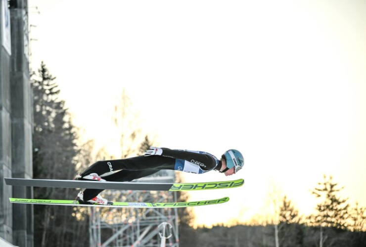 Jens Luraas Oftebro (NOR) bei seinem Sprung in Lillehammer