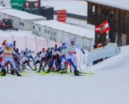 Das Feld im steilen Anstieg
