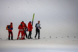 Das wichtigste Bild: Jens Luraas Oftebro (NOR) steht wieder.