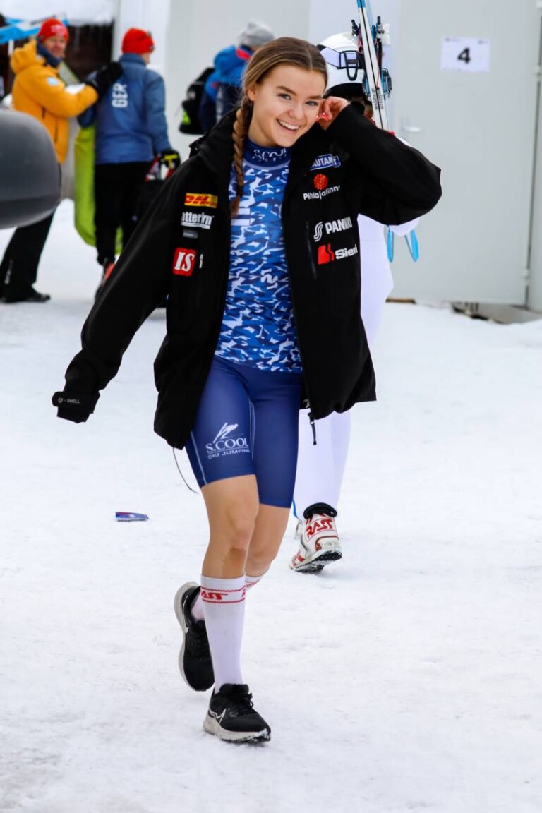 Kalt war es offenbar nicht - jedenfalls nicht für Minja Korhonen (FIN).