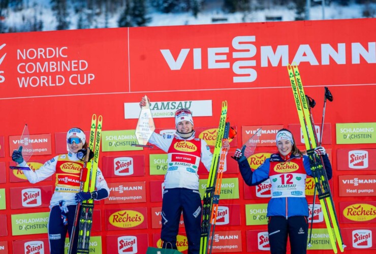 Das Podium der Damen: Gyda Westvold Hansen (NOR), Ida Marie Hagen (NOR), Lisa Hirner (AUT), (l-r)