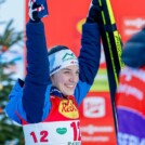 Lisa Hirner (AUT) freut sich über ihren Podestplatz beim Heimspiel.