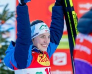 Lisa Hirner (AUT) freut sich über ihren Podestplatz beim Heimspiel.