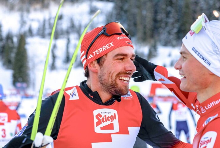 Johannes Rydzek (GER) gratuliert Johannes Lamparter (AUT) (l-r).