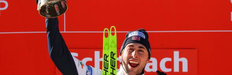 Jarl Magnus Riiber (NOR) gewinnt den Schwarzwaldpokal.