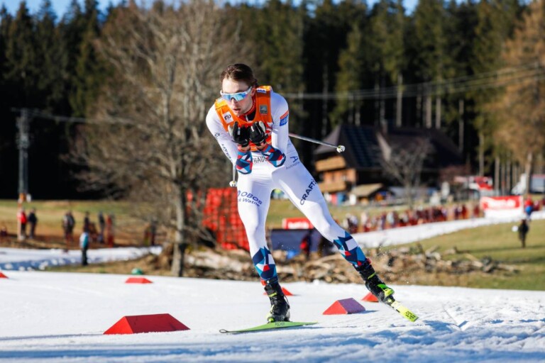 Jarl Magnus Riiber (NOR) allein auf weiter Flur