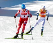 Thomas Rettenegger (AUT) vor Jarl Magnus Riiber (NOR)