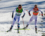 Da war es soweit: Ida Marie Hagen (NOR) ist an Mari Leinan Lund (NOR) herangelaufen. (r-l)