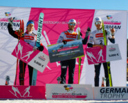 Die Sieger der German Trophy bei den Herren: Stefan Rettenegger (AUT), Jarl Magnus Riiber (NOR), Joergen Graabak (NOR) (l-r)