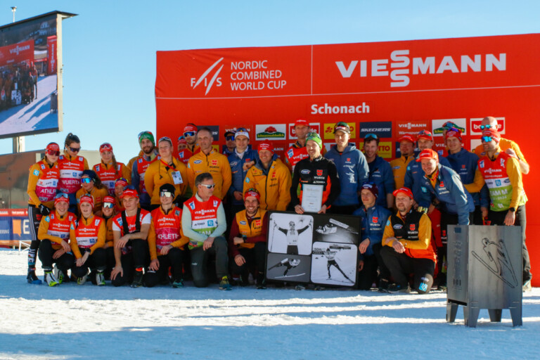 Auch das deutsche Team verabschiedet Fabian Riessle (GER).