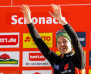 Fabian Riessle (GER) verabschiedet sich in Schonach vom Publikum.
