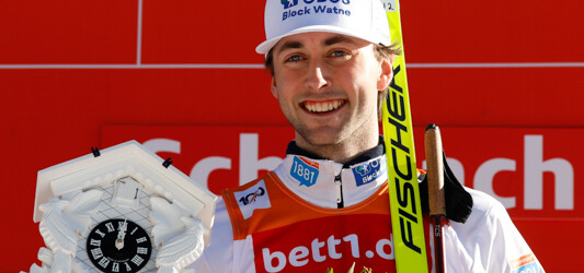 Jarl Magnus Riiber (NOR) gewann auch am Sonntag.