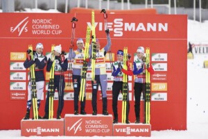 Im letzten Jahr gewannen Vinzenz Geiger und Julian Schmid den Teamsprint. Im Bild: Jarl Magnus Riiber (NOR), Joergen Graabak (NOR), Julian Schmid (GER), Vinzenz Geiger (GER), Laurent Muhlethaler (FRA), Matteo Baud (FRA), (l-r)