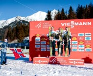 Norwegischer Dreifachsieg: Joergen Graabak (NOR), Jarl Magnus Riiber (NOR), Jens Luraas Oftebro (NOR), (l-r)