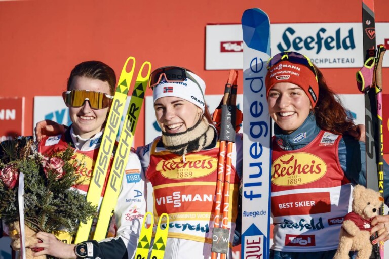 Das Podium der Damen: Gyda Westvold Hansen (NOR), Ida Marie Hagen (NOR), Nathalie Armbruster (GER), (l-r)