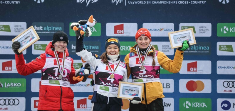 Die Medaillengewinnerinnen: Alexa Brabec (USA), Weltmeisterin Minja Korhonen (FIN), Ronja Loh (GER) (l-r)