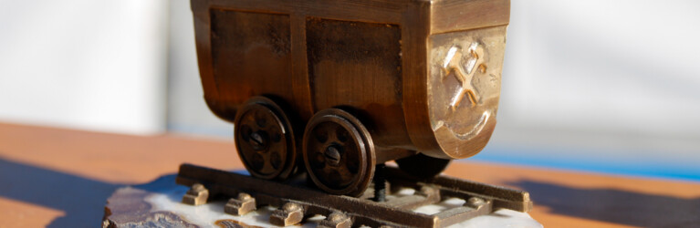 Eisenerz lässt sich etwas einfallen für die Trophäen.