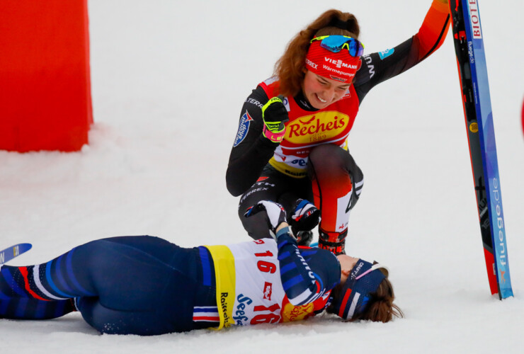 Lena Brocard (FRA) und Nathalie Armbruster (GER) (l-r) im Ziel