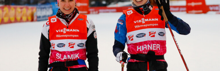 Gute Laune bei Annalena Slamik (AUT) und Lisa Hirner (AUT) (l-r)
