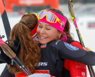 Trost von Annika Malacinski (USA) für Nathalie Armbruster (GER) (r-l)