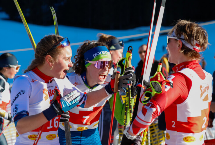 "Welchen Platz hast du?" - "Gewonnen!" - "Waaas?!?" Hanna Midtsundstad (NOR), Silva Verbic (SLO), Claudia Purker (AUT), (l-r)