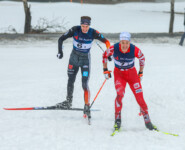 Harter Zweikampf zwischen Simon Mach (GER II) und Mario Seidl (AUT I) (l-r)