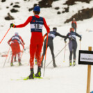 Simon Mach (GER II) übergibt an Marie Naehring (GER II ) (l-r).