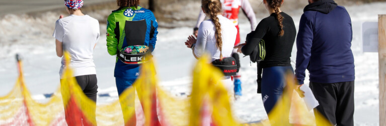 Warten auf die junge Kollegin: Haley Brabec (USA), Silva Verbic (SLO), Anastassiya Kovshirina (KAZ), Greta Pinzani (ITA), (l-r)