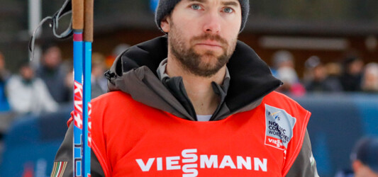 Alessandro Pittin (ITA) betätigt sich während seiner Rekonvaleszenz als Betreuer im italienischen Team.