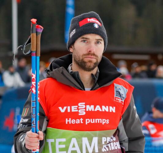 Alessandro Pittin (ITA) betätigt sich während seiner Rekonvaleszenz als Betreuer im italienischen Team.