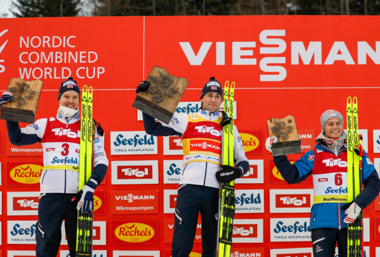 Das Podium der Herren: Joergen Graabak (NOR), Jarl Magnus Riiber (NOR), Johannes Lamparter (AUT), (l-r)