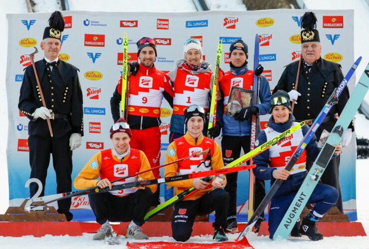 Das Podium der Herren: Fabio Obermeyr (AUT), Mario Seidl (AUT), Jakob Lange (GER), (l-r), Simon Mach (GER), Christian Frank (GER), Antoine Gerard (FRA), (l-r)