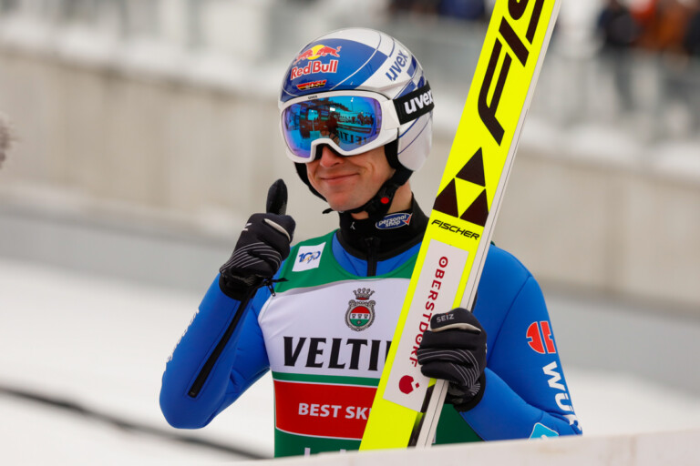 Vinzenz Geiger (GER II) zeigt den besten Sprung seit Langem.