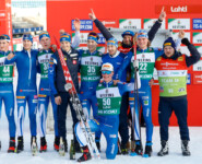 Leevi Mutru (vorne) wird von seinem Team verabschiedet. Valtteri Holopainen (FIN), Jesse Paeaekkoenen (FIN), Arttu Maekiaho (FIN), Eero Hirvonen (FIN), Otto Niittykoski (FIN), Leevi Mutru (FIN), Ilkka Herola (FIN), Physio Jari Hiekkavirta (FIN), Perttu Reponen (FIN), Coach Lauri Asikainen (FIN), (l-r)
