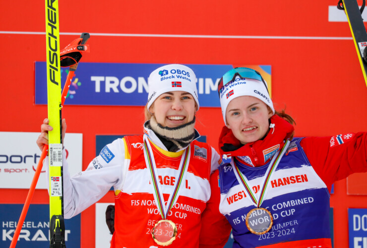 Die beste Läuferin und die beste Springerin: Ida Marie Hagen (NOR) und Gyda Westvold Hansen (NOR), (l-r)