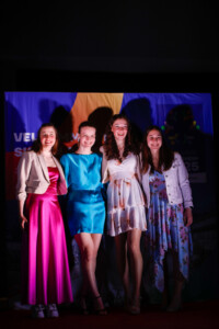 Outfitwechsel für die abschließende Gala: Tia Malovrh (SLO), Ema Volavsek (SLO), Silva Verbic (SLO), Teja Pavec (SLO), (l-r)